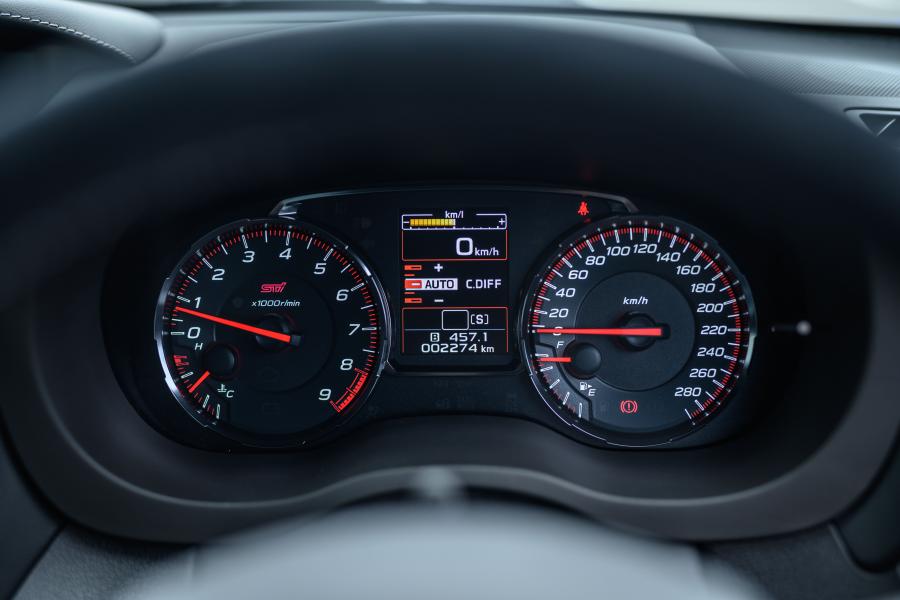 Панель приборов Subaru WRX STI EJ20 Final Edition 2019 года  (JP) (фото 8 из 23)